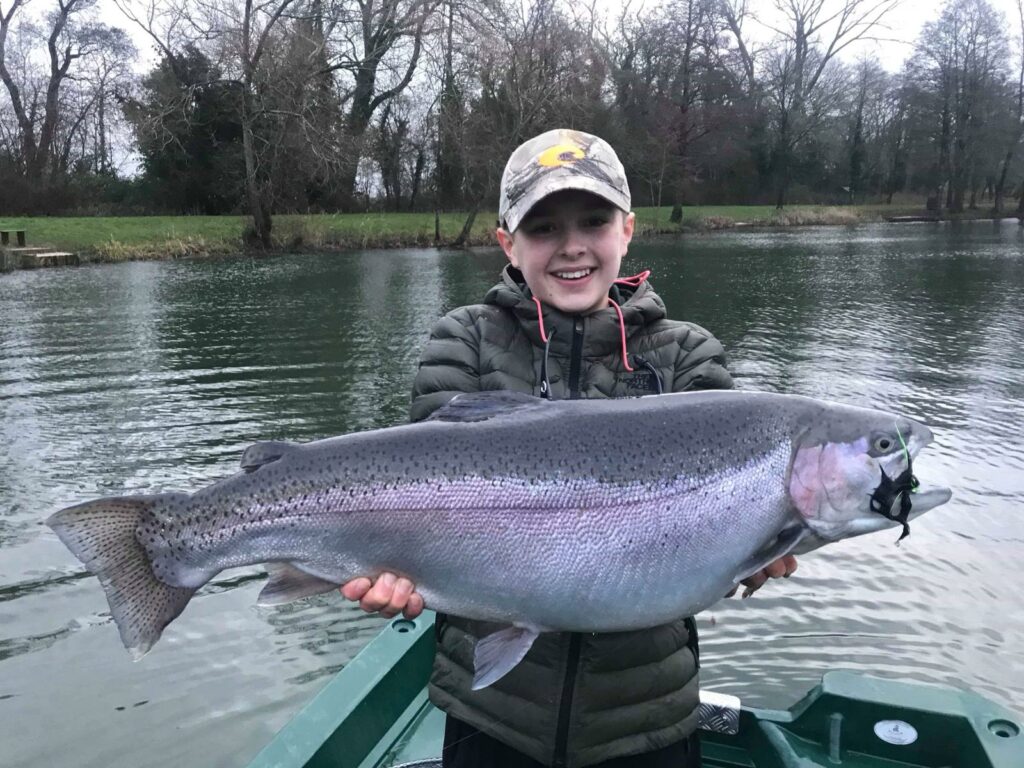 Lechlade and Bushyleaze Trout Fisheries (Lechalde, Gloucestershire) Fishing Lake Day Ticket Lakes